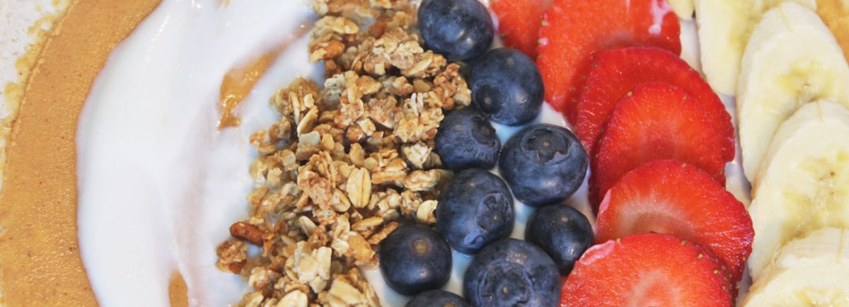RECETA DESAYUNO FÁCIL DE MISSION WRAPS CON PLÁTANO, FRUTA Y CACAHUETE