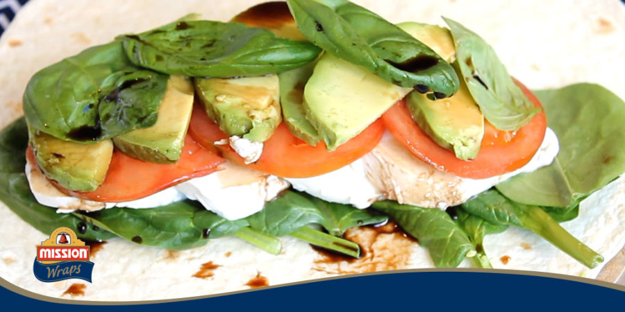 receta wrap de aguacate con mozzarella tomate albahaca 