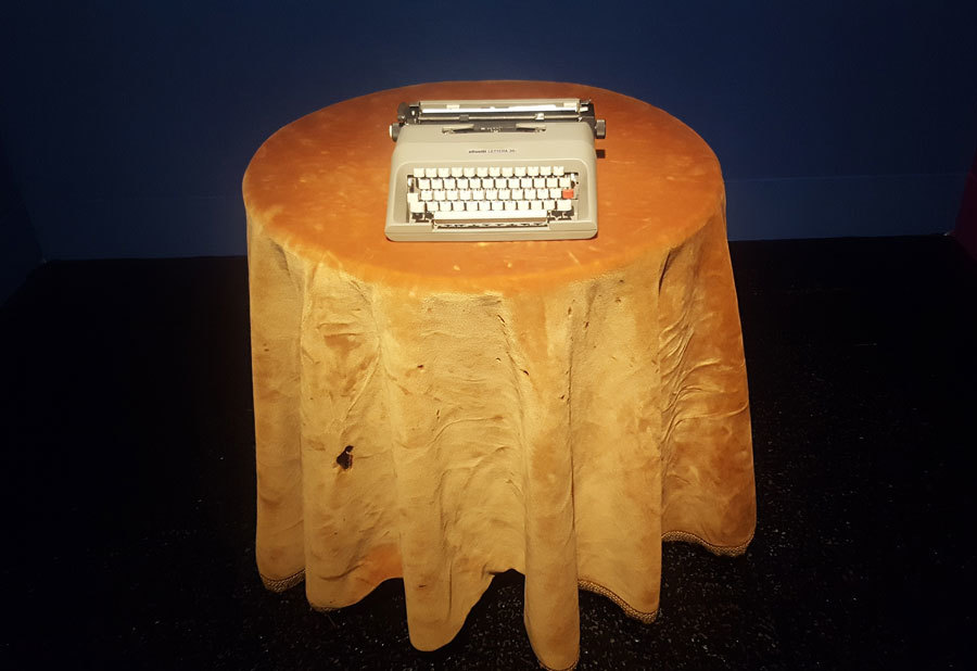 Maquina de escribir de Gloria Fuertes en la Exposición del centenario