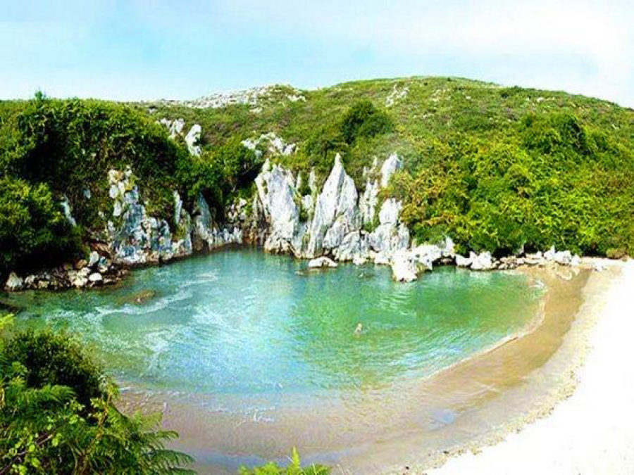 Playa de Gulpiyuri Asturias