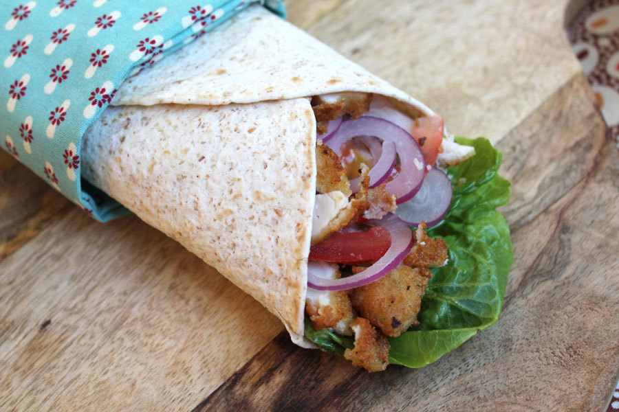 wrap de pollo empanado